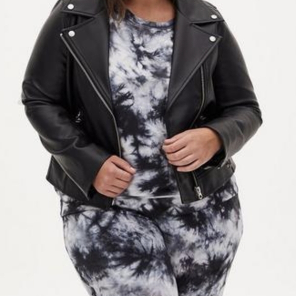 Torrid Long Sleeve, tie dye, Sweatshirt, Cotton, black & white Sz 1x - Picture 2 of 8